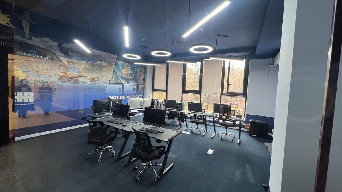 Лаборатория цифрового, компьютерного моделирования технологий добычи руд из блоков различной сложности строения